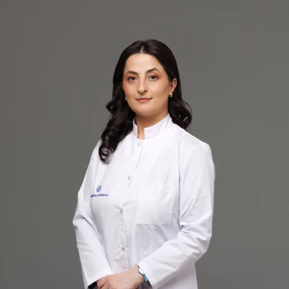 ნიქაბაძე ნინი